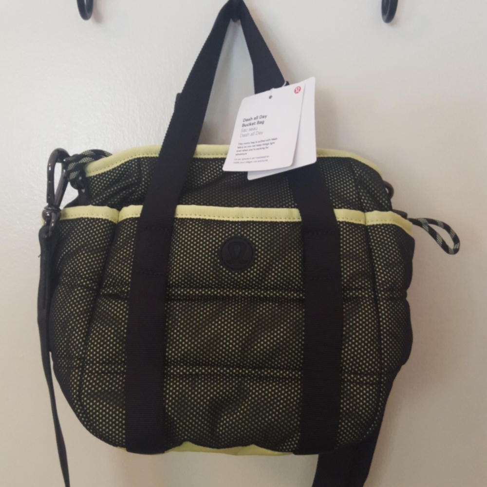Lululemon Quilted Dash All Day Bucket Bag BlkLevi…